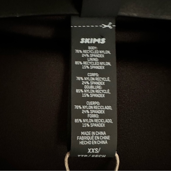 SKIMS Swin Long Sleeve Underwire Top - Picture 6 of 8